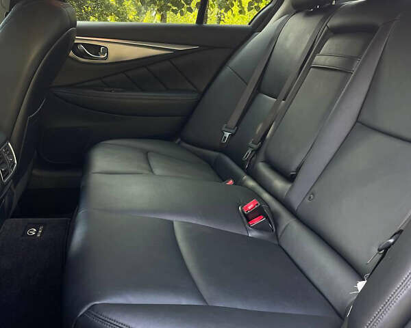 Чорний Інфініті Q50, об'ємом двигуна 3.7 л та пробігом 137 тис. км за 14000 $, фото 21 на Automoto.ua