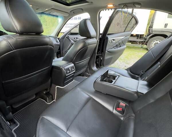 Черный Инфинити Q50, объемом двигателя 3.7 л и пробегом 209 тыс. км за 15000 $, фото 71 на Automoto.ua