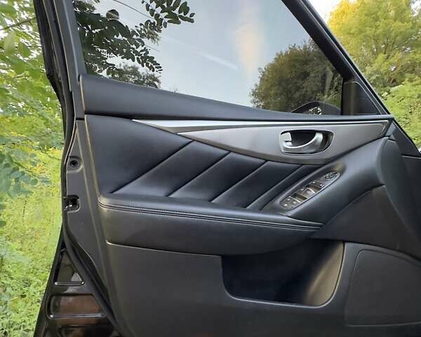 Черный Инфинити Q50, объемом двигателя 3.7 л и пробегом 209 тыс. км за 15000 $, фото 60 на Automoto.ua