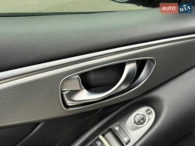 Черный Инфинити Q50, объемом двигателя 3.7 л и пробегом 150 тыс. км за 14650 $, фото 17 на Automoto.ua