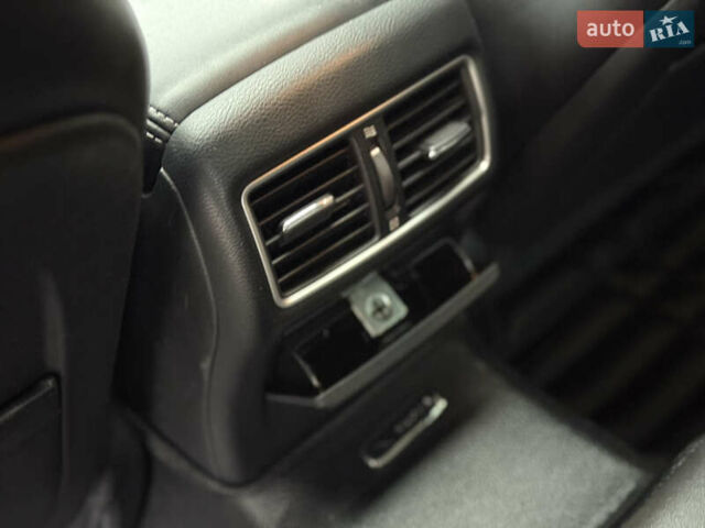 Черный Инфинити Q50, объемом двигателя 3.7 л и пробегом 150 тыс. км за 14650 $, фото 40 на Automoto.ua