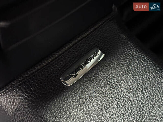 Черный Инфинити Q50, объемом двигателя 3.7 л и пробегом 150 тыс. км за 14650 $, фото 39 на Automoto.ua