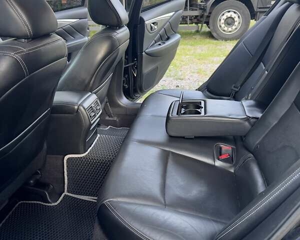 Черный Инфинити Q50, объемом двигателя 3.7 л и пробегом 209 тыс. км за 15000 $, фото 69 на Automoto.ua