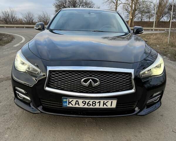 Чорний Інфініті Q50, об'ємом двигуна 2 л та пробігом 178 тис. км за 12800 $, фото 2 на Automoto.ua