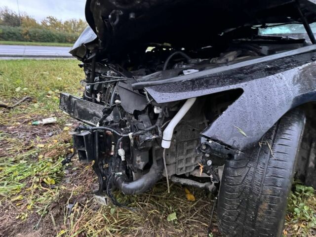 Черный Инфинити Q50, объемом двигателя 0 л и пробегом 248 тыс. км за 7700 $, фото 5 на Automoto.ua