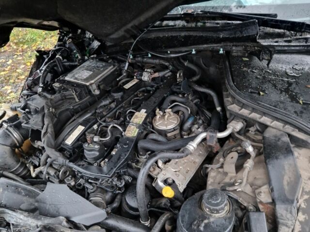 Черный Инфинити Q50, объемом двигателя 0 л и пробегом 248 тыс. км за 7700 $, фото 7 на Automoto.ua