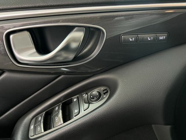 Черный Инфинити Q50, объемом двигателя 2.1 л и пробегом 240 тыс. км за 14900 $, фото 17 на Automoto.ua