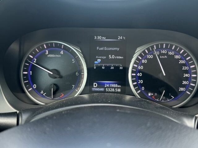 Черный Инфинити Q50, объемом двигателя 2.1 л и пробегом 240 тыс. км за 14900 $, фото 18 на Automoto.ua