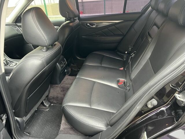 Черный Инфинити Q50, объемом двигателя 2.1 л и пробегом 240 тыс. км за 14900 $, фото 7 на Automoto.ua