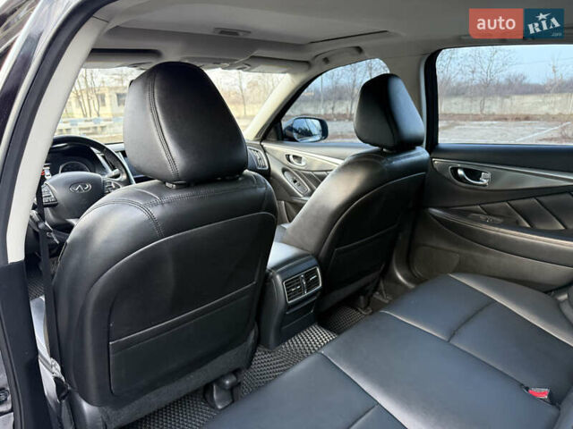 Черный Инфинити Q50, объемом двигателя 3.7 л и пробегом 186 тыс. км за 16300 $, фото 17 на Automoto.ua