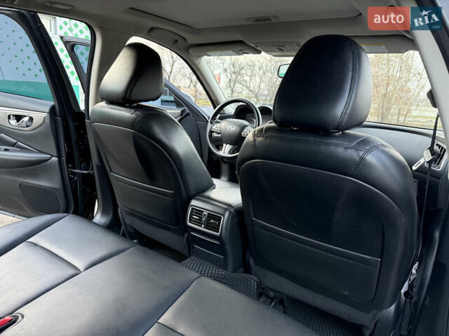 Черный Инфинити Q50, объемом двигателя 3.7 л и пробегом 186 тыс. км за 16300 $, фото 15 на Automoto.ua