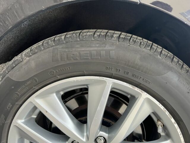 Черный Инфинити Q50, объемом двигателя 2.1 л и пробегом 240 тыс. км за 14900 $, фото 6 на Automoto.ua