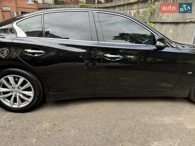 Черный Инфинити Q50, объемом двигателя 3.7 л и пробегом 158 тыс. км за 13500 $, фото 12 на Automoto.ua