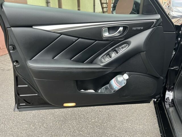 Черный Инфинити Q50, объемом двигателя 2.1 л и пробегом 240 тыс. км за 14900 $, фото 10 на Automoto.ua