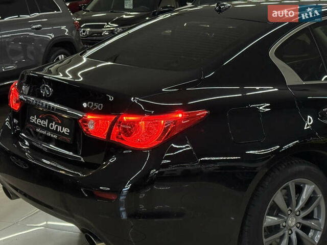 Черный Инфинити Q50, объемом двигателя 3 л и пробегом 137 тыс. км за 15499 $, фото 10 на Automoto.ua