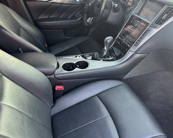 Чорний Інфініті Q50, об'ємом двигуна 3 л та пробігом 142 тис. км за 12500 $, фото 18 на Automoto.ua