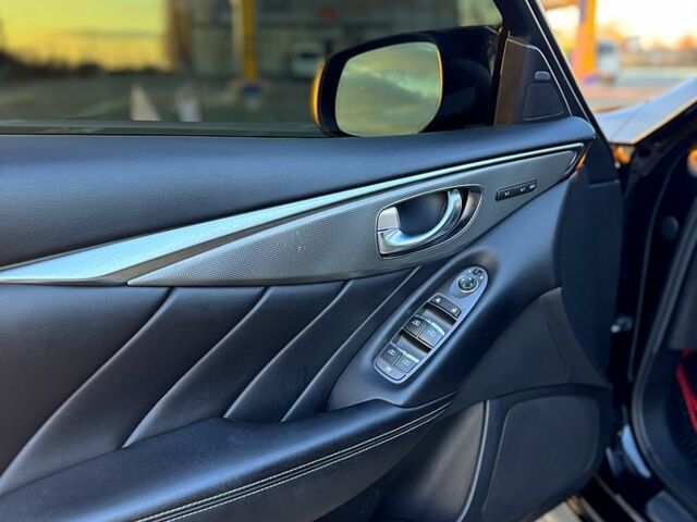 Чорний Інфініті Q50, об'ємом двигуна 3 л та пробігом 97 тис. км за 16200 $, фото 8 на Automoto.ua