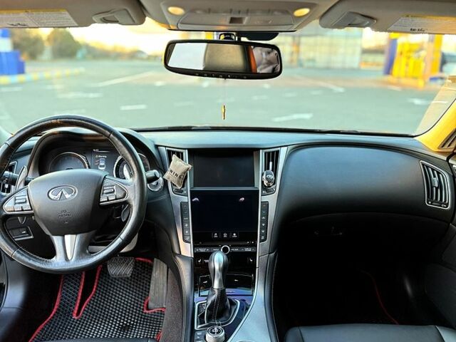 Чорний Інфініті Q50, об'ємом двигуна 3 л та пробігом 97 тис. км за 16200 $, фото 9 на Automoto.ua