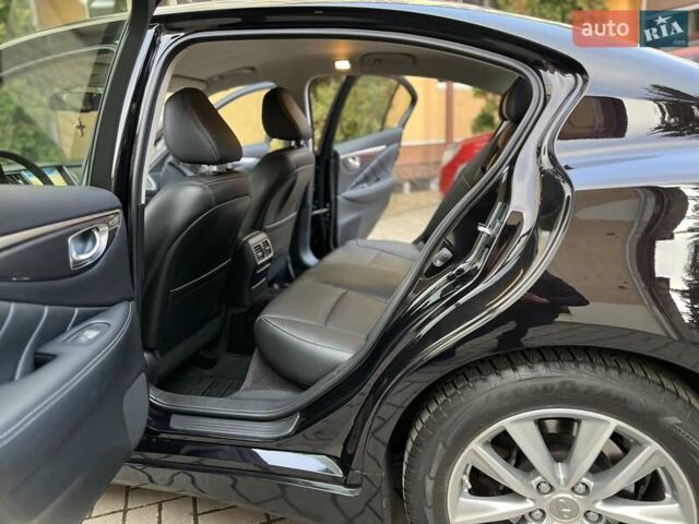 Черный Инфинити Q50, объемом двигателя 2 л и пробегом 53 тыс. км за 18900 $, фото 101 на Automoto.ua