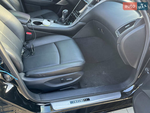 Черный Инфинити Q50, объемом двигателя 3 л и пробегом 175 тыс. км за 13700 $, фото 5 на Automoto.ua