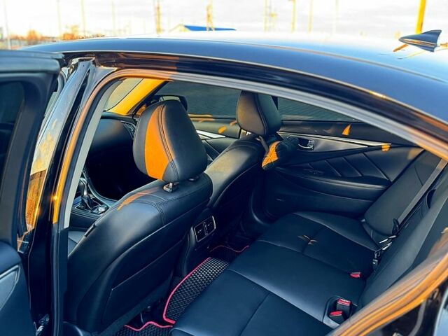 Чорний Інфініті Q50, об'ємом двигуна 3 л та пробігом 97 тис. км за 16200 $, фото 7 на Automoto.ua