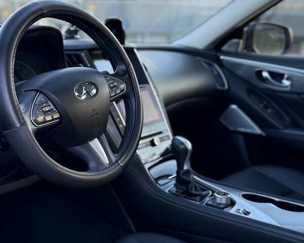 Черный Инфинити Q50, объемом двигателя 1.99 л и пробегом 140 тыс. км за 14500 $, фото 3 на Automoto.ua