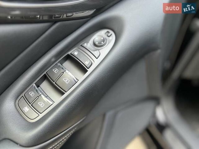 Черный Инфинити Q50, объемом двигателя 2 л и пробегом 53 тыс. км за 18900 $, фото 95 на Automoto.ua