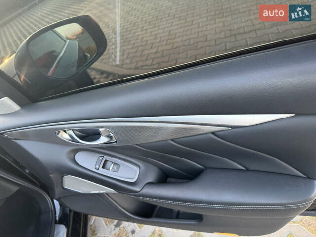 Чорний Інфініті Q50, об'ємом двигуна 3 л та пробігом 142 тис. км за 12500 $, фото 20 на Automoto.ua