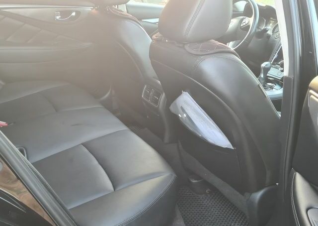 Чорний Інфініті Q50, об'ємом двигуна 3 л та пробігом 83 тис. км за 13500 $, фото 2 на Automoto.ua