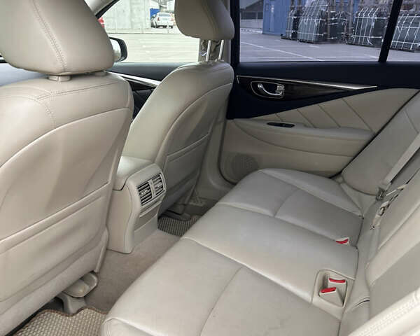 Черный Инфинити Q50, объемом двигателя 3 л и пробегом 110 тыс. км за 15500 $, фото 21 на Automoto.ua