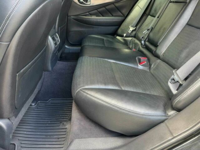 Чорний Інфініті Q50, об'ємом двигуна 3 л та пробігом 77 тис. км за 9000 $, фото 10 на Automoto.ua