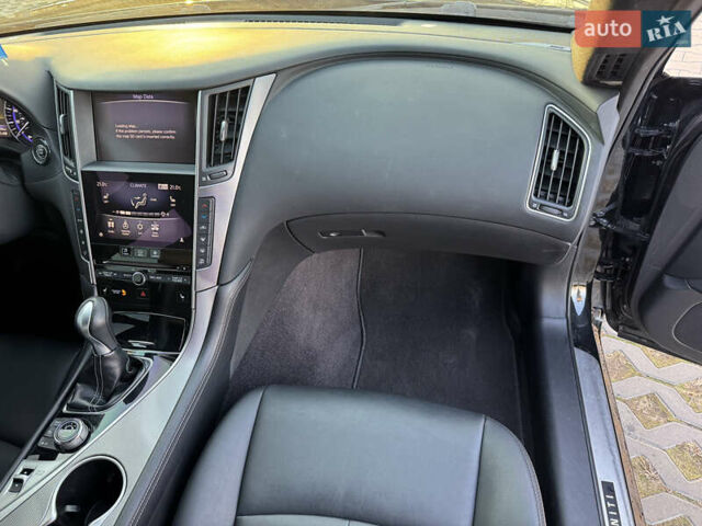 Чорний Інфініті Q50, об'ємом двигуна 3 л та пробігом 142 тис. км за 12500 $, фото 19 на Automoto.ua