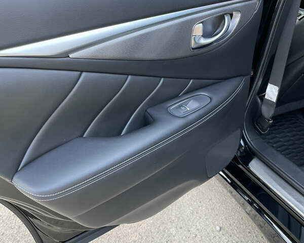 Чорний Інфініті Q50, об'ємом двигуна 3 л та пробігом 151 тис. км за 15000 $, фото 15 на Automoto.ua