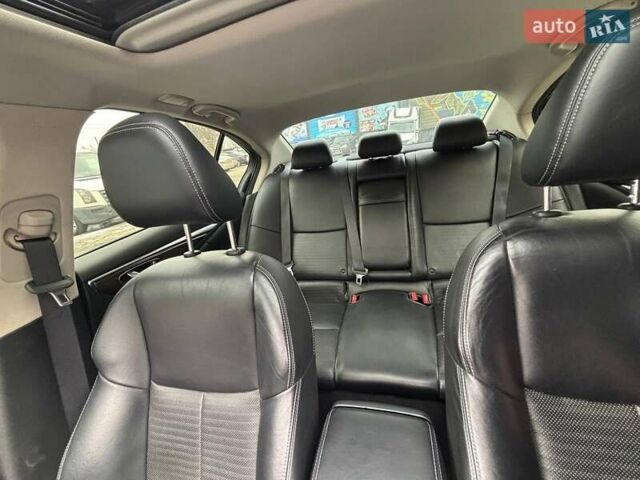 Чорний Інфініті Q50, об'ємом двигуна 3 л та пробігом 109 тис. км за 15900 $, фото 7 на Automoto.ua