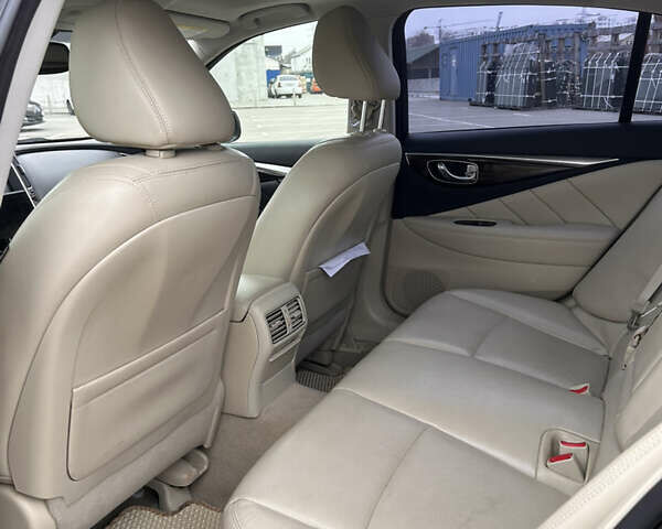 Черный Инфинити Q50, объемом двигателя 3 л и пробегом 110 тыс. км за 15500 $, фото 20 на Automoto.ua