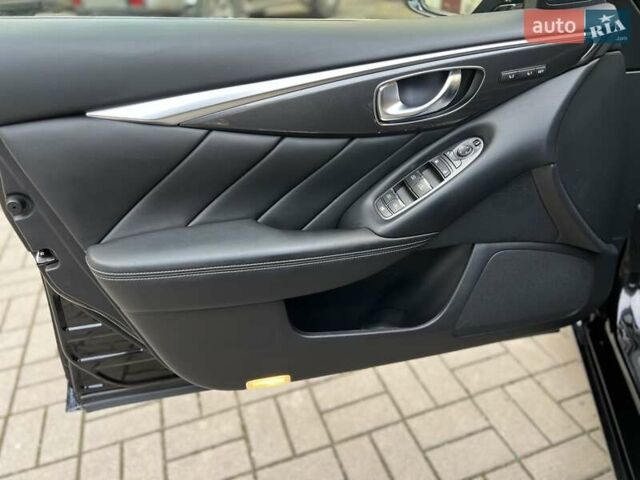 Черный Инфинити Q50, объемом двигателя 2 л и пробегом 53 тыс. км за 18900 $, фото 92 на Automoto.ua