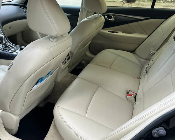 Чорний Інфініті Q50, об'ємом двигуна 2.14 л та пробігом 216 тис. км за 16400 $, фото 10 на Automoto.ua