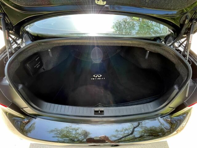 Чорний Інфініті Q50, об'ємом двигуна 3 л та пробігом 73 тис. км за 12000 $, фото 16 на Automoto.ua