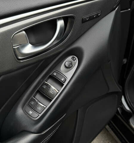 Черный Инфинити Q50, объемом двигателя 1.99 л и пробегом 150 тыс. км за 11499 $, фото 7 на Automoto.ua