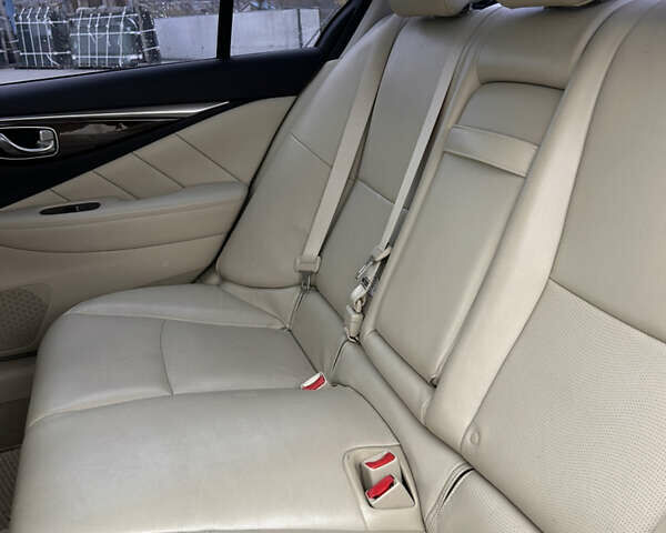 Черный Инфинити Q50, объемом двигателя 3 л и пробегом 110 тыс. км за 15500 $, фото 23 на Automoto.ua