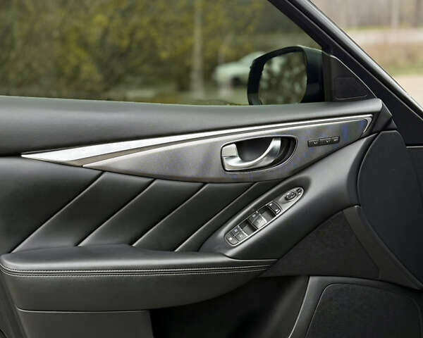 Черный Инфинити Q50, объемом двигателя 3 л и пробегом 155 тыс. км за 12000 $, фото 23 на Automoto.ua