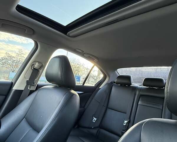 Черный Инфинити Q50, объемом двигателя 1.99 л и пробегом 140 тыс. км за 14500 $, фото 4 на Automoto.ua