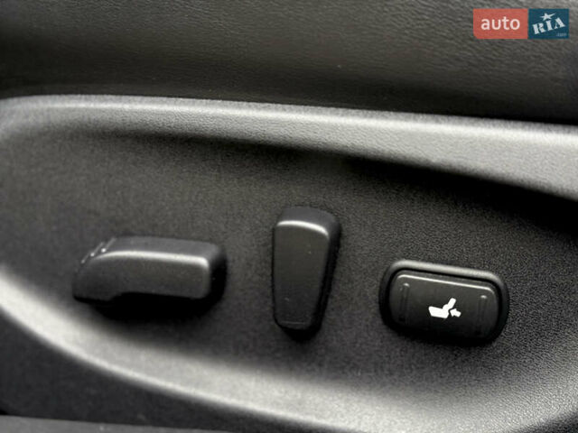 Черный Инфинити Q50, объемом двигателя 3 л и пробегом 155 тыс. км за 12000 $, фото 24 на Automoto.ua