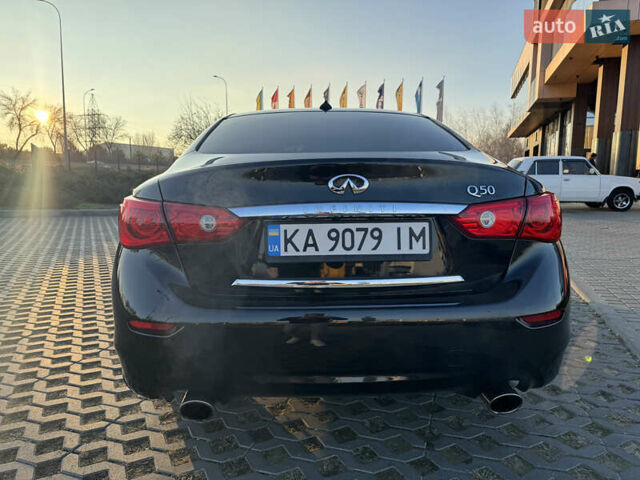 Чорний Інфініті Q50, об'ємом двигуна 3 л та пробігом 142 тис. км за 12500 $, фото 5 на Automoto.ua