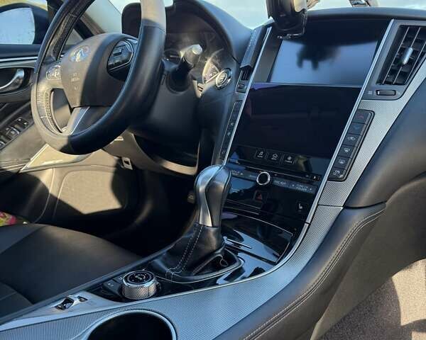 Черный Инфинити Q50, объемом двигателя 1.99 л и пробегом 140 тыс. км за 14500 $, фото 13 на Automoto.ua