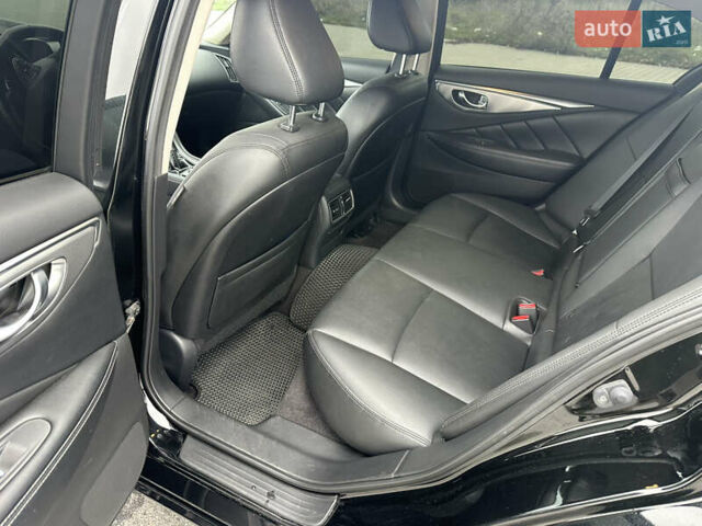 Черный Инфинити Q50, объемом двигателя 3 л и пробегом 80 тыс. км за 13300 $, фото 10 на Automoto.ua