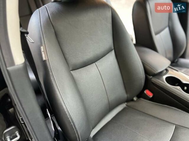 Черный Инфинити Q50, объемом двигателя 2 л и пробегом 53 тыс. км за 18900 $, фото 123 на Automoto.ua