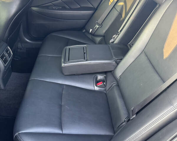 Чорний Інфініті Q50, об'ємом двигуна 3 л та пробігом 142 тис. км за 12500 $, фото 17 на Automoto.ua