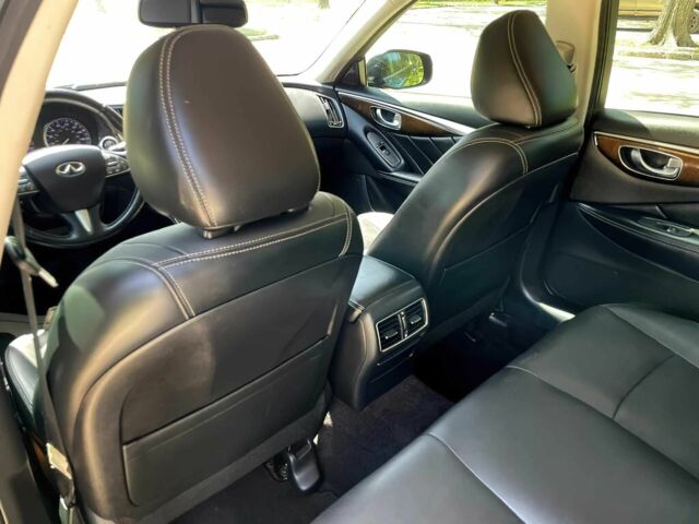 Чорний Інфініті Q50, об'ємом двигуна 3 л та пробігом 73 тис. км за 12000 $, фото 13 на Automoto.ua