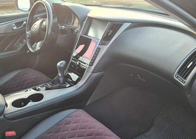 Чорний Інфініті Q50, об'ємом двигуна 3 л та пробігом 83 тис. км за 13500 $, фото 3 на Automoto.ua